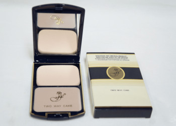 FFleur Two Way Cake 2 in 1